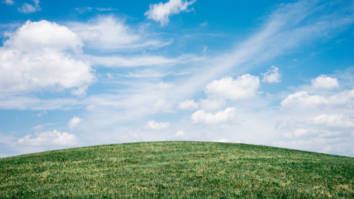 Comment bien choisir son terrain ? Tous nos conseils pour éviter les pièges !