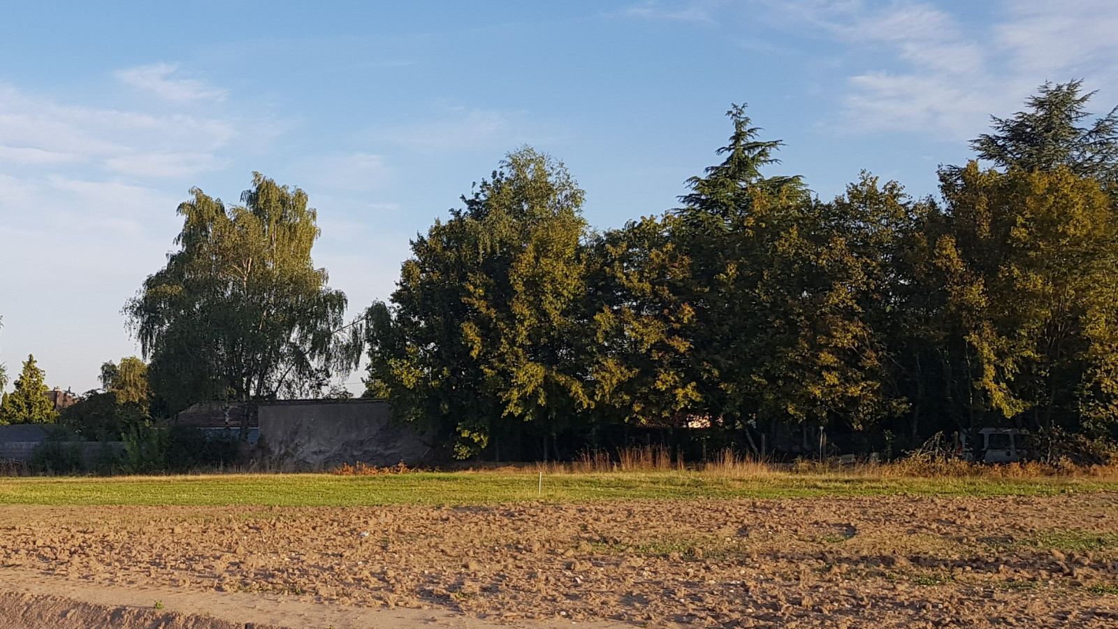 Terrain constructible de 417m2 à Saint-Lyé-la-Forêt