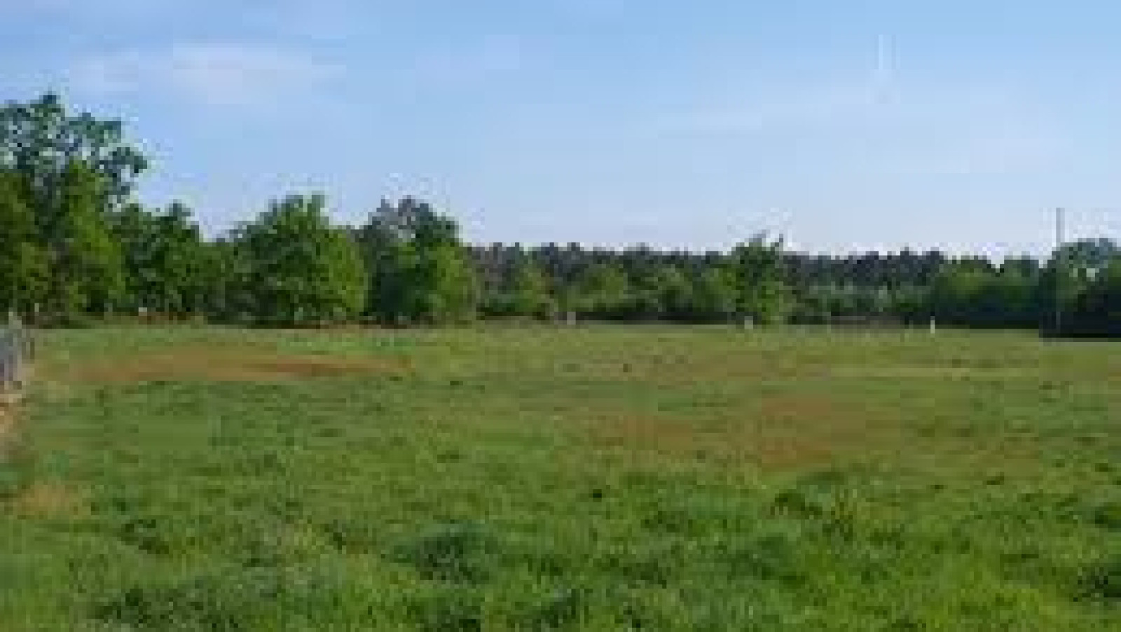 Terrain constructible de 450m2 à Saint-Lyé-la-Forêt