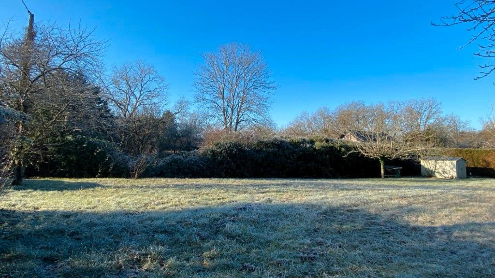 Terrain constructible de 670m2 à Chitenay