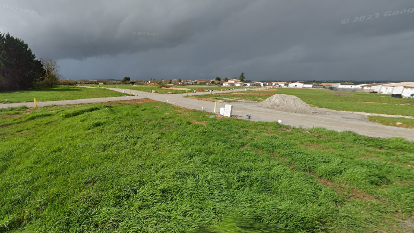 Terrain constructible de 1131m2 à Migné-Auxances