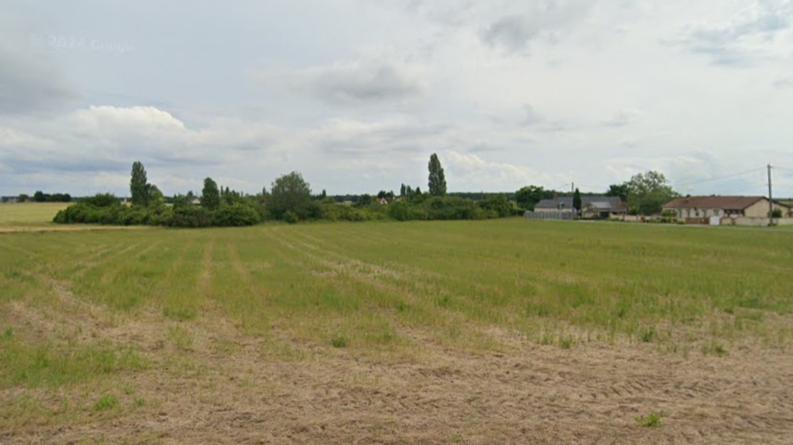 Terrain constructible de 815m2 à Rozières-en-Beauce