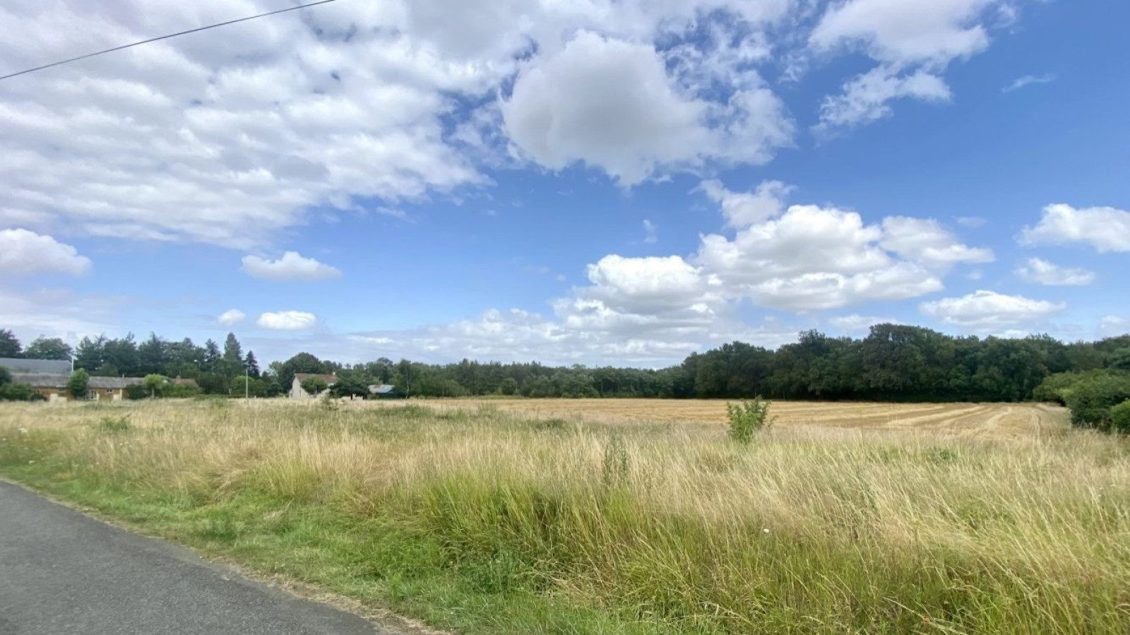 Terrain constructible de 987m2 à Migné-Auxances